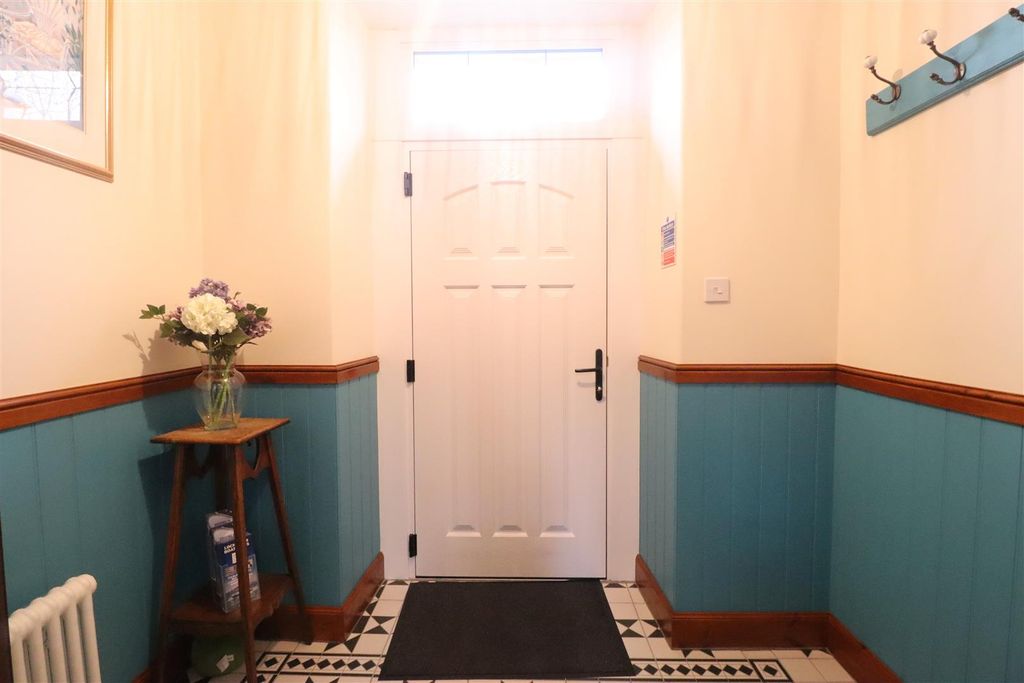 Property photo 3 of 40 Ent Vest.Jpg