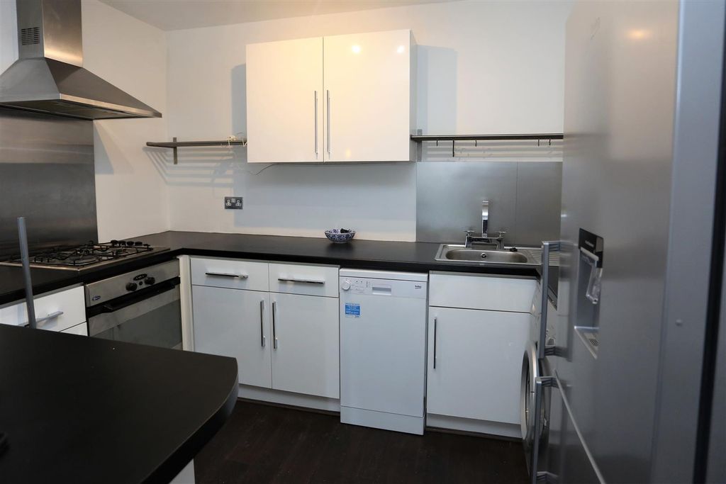 Property photo 3 of 10 3