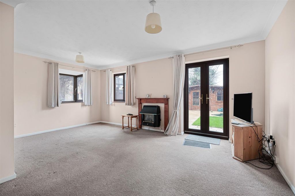 Property photo 2 of 13 11_69600.Jpg