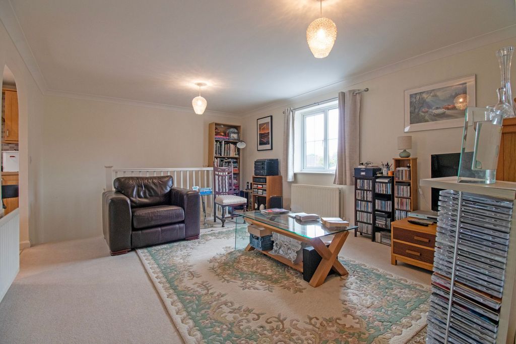 Property photo 2 of 11