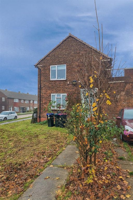 Property photo 2 of 10 Front