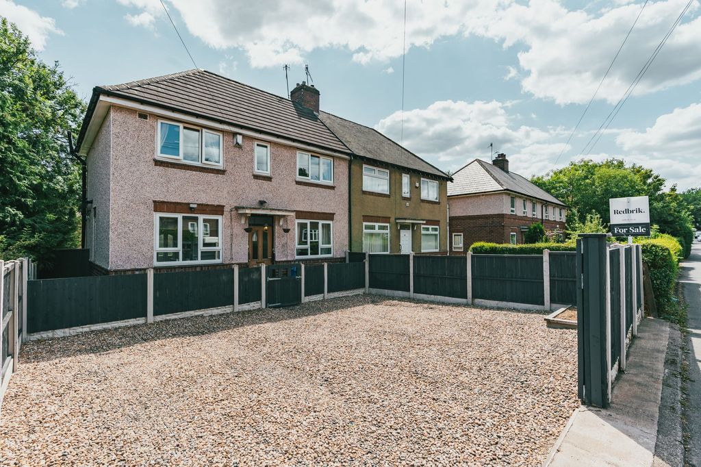 Property photo 1 of 32