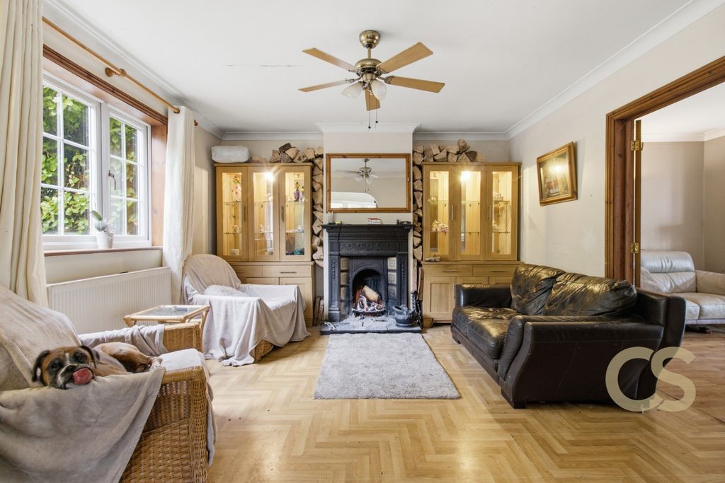 Property photo 2 of 23 5676951