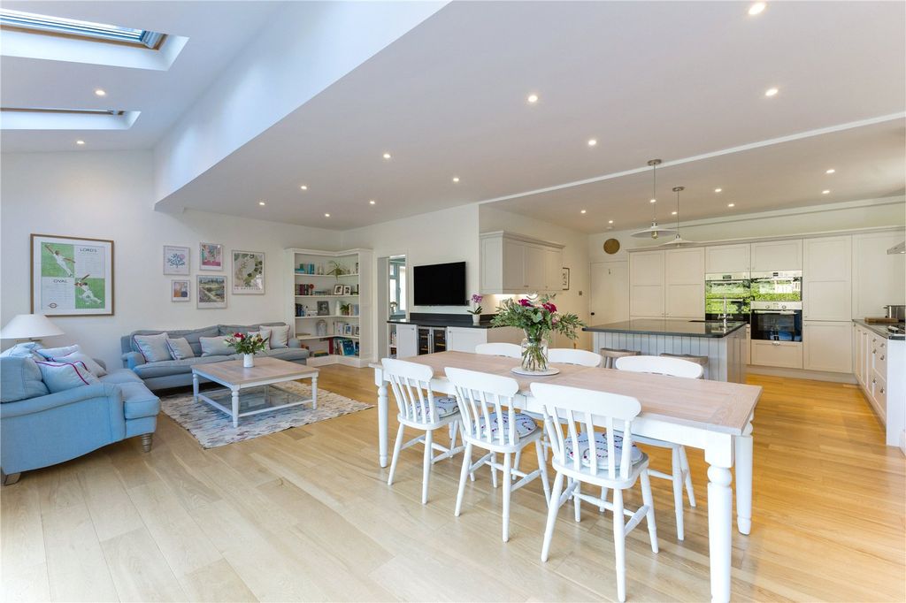 Property photo 3 of 20 Dining/Kit/Fam Room