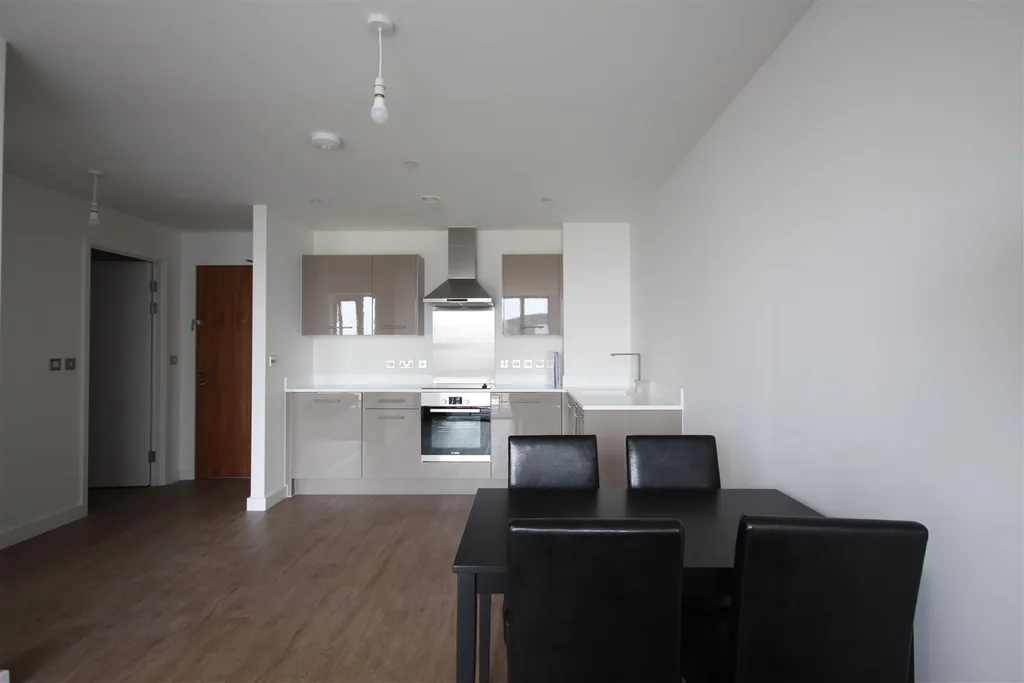 Apartment in Birmingham, West Midlands - More