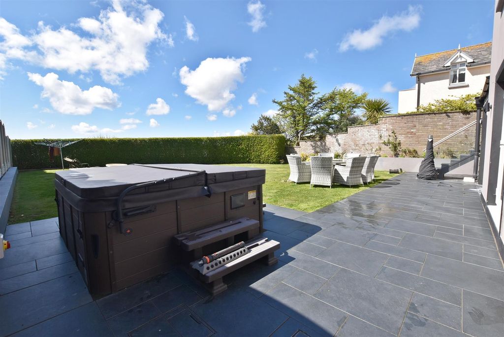 Property photo 3 of 36 Ddp05084 F.Jpg