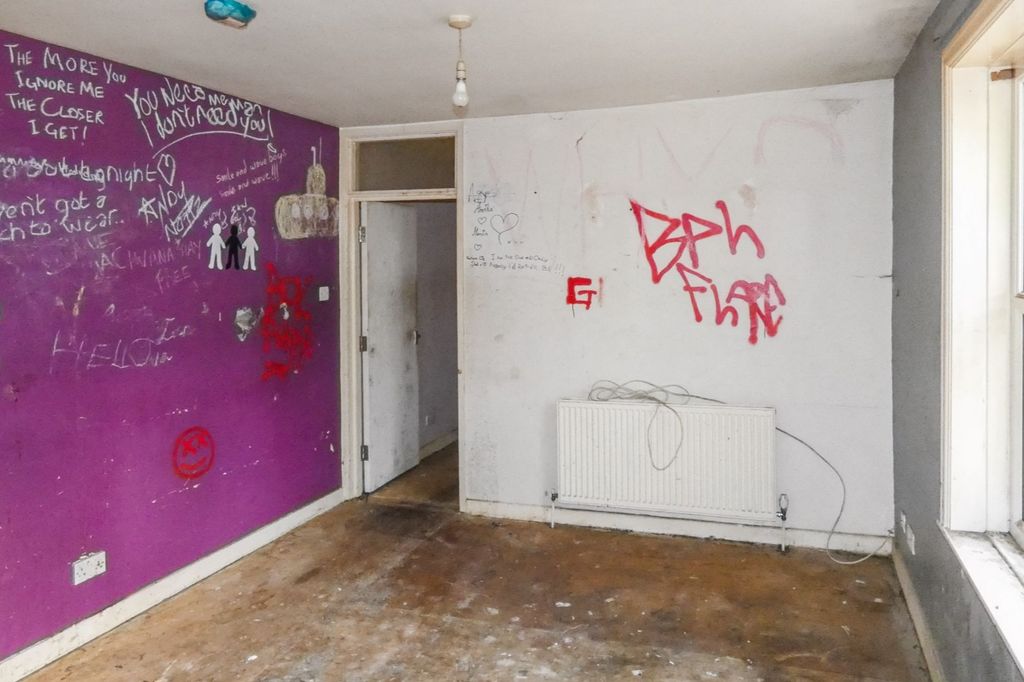 Property photo 3 of 14 Flat 2, 14 Hutt Street, Hull, East Yorkshire, Hu3 1Ql