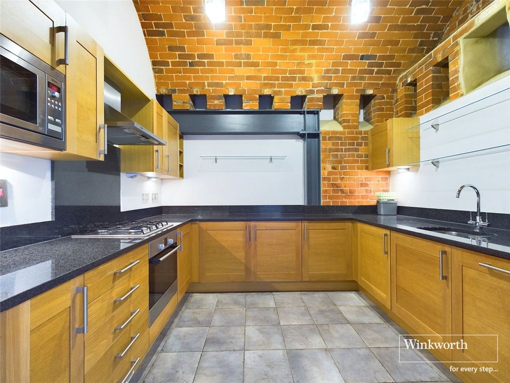 Property photo 2 of 11 Picture No. 57
