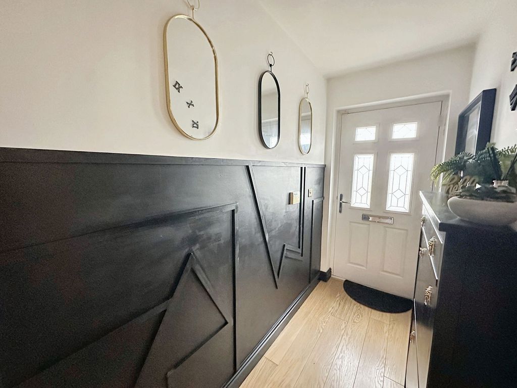 Property photo 3 of 39