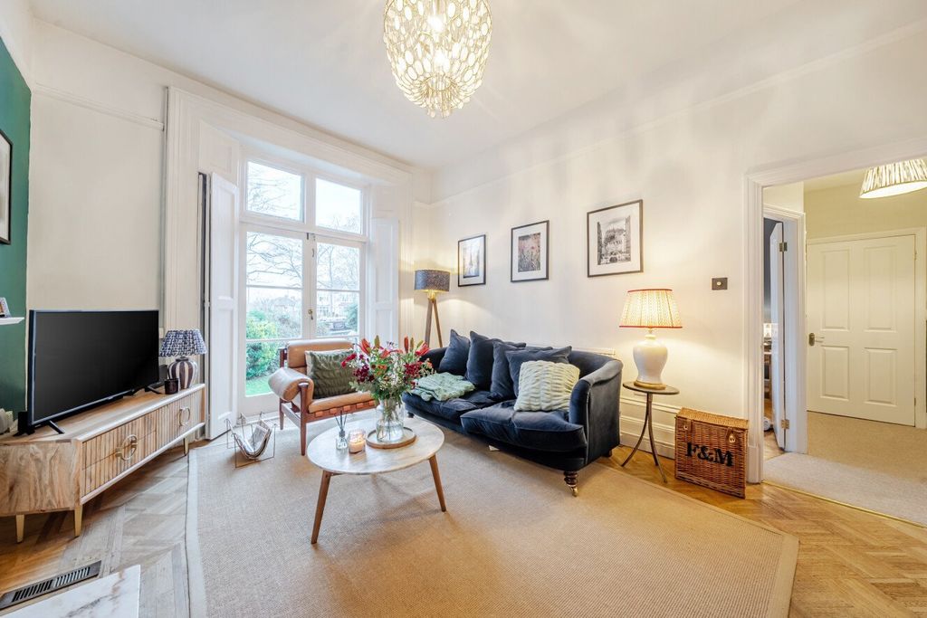 Property photo 2 of 8 Picture No. 18