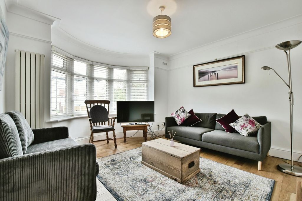 Property photo 2 of 17 Pbox-Img.Jpg