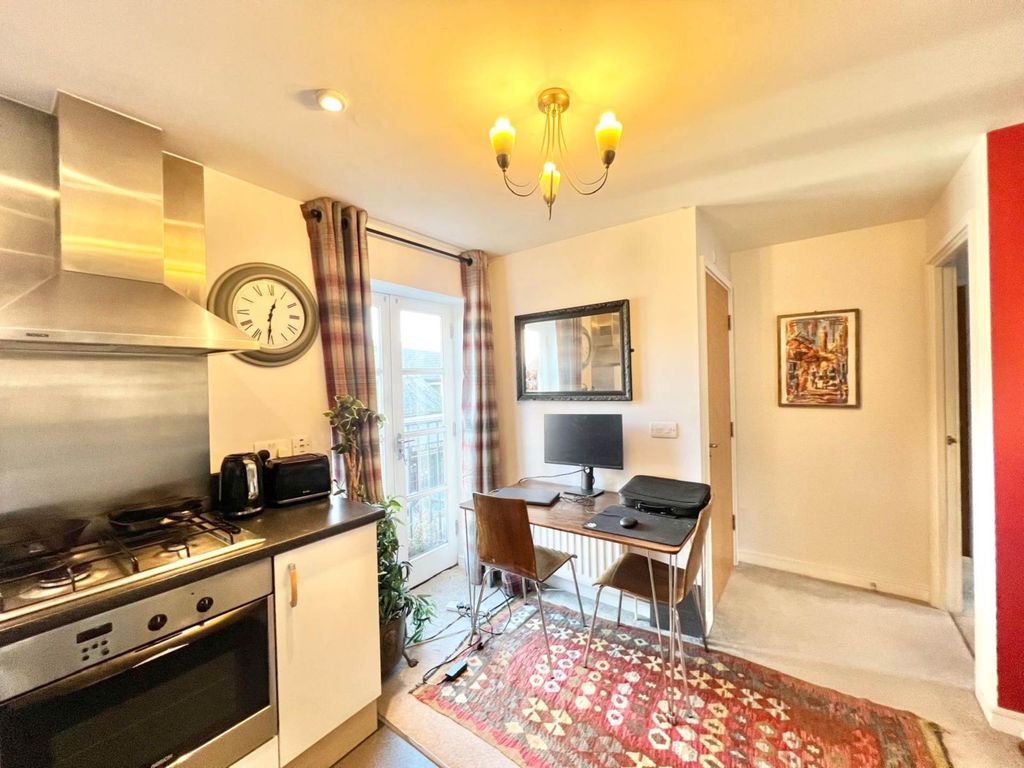 Property photo 3 of 12