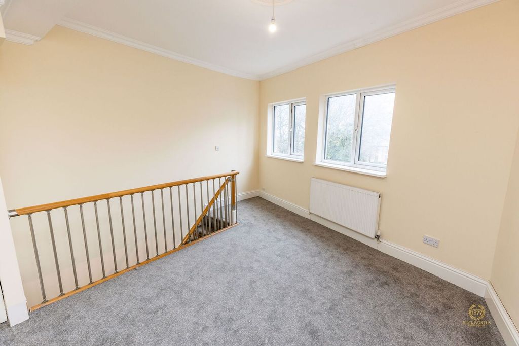 Property photo 3 of 18 Photo 4
