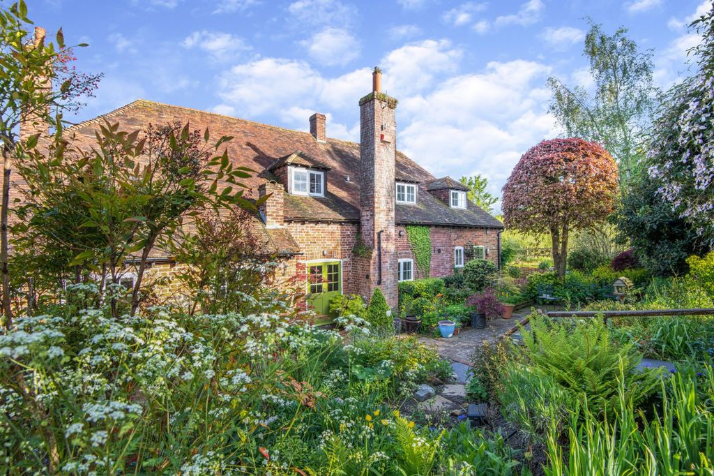 Property photo 2 of 21 Wold House