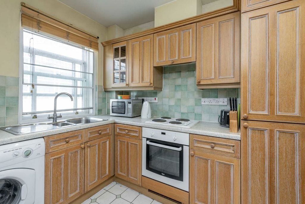 Property photo 3 of 5
