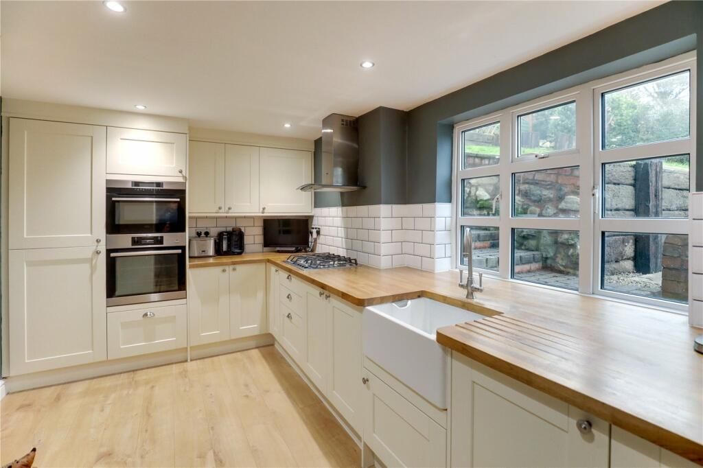 Property photo 3 of 33