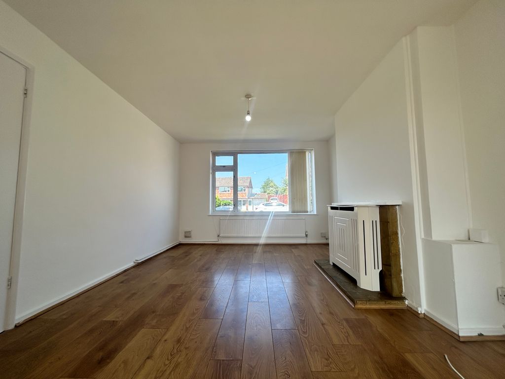 Property photo 3 of 12 Image
