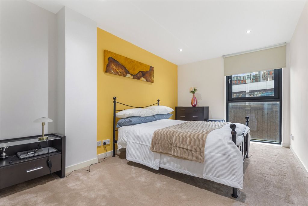 Property photo 3 of 33 Picture No. 10