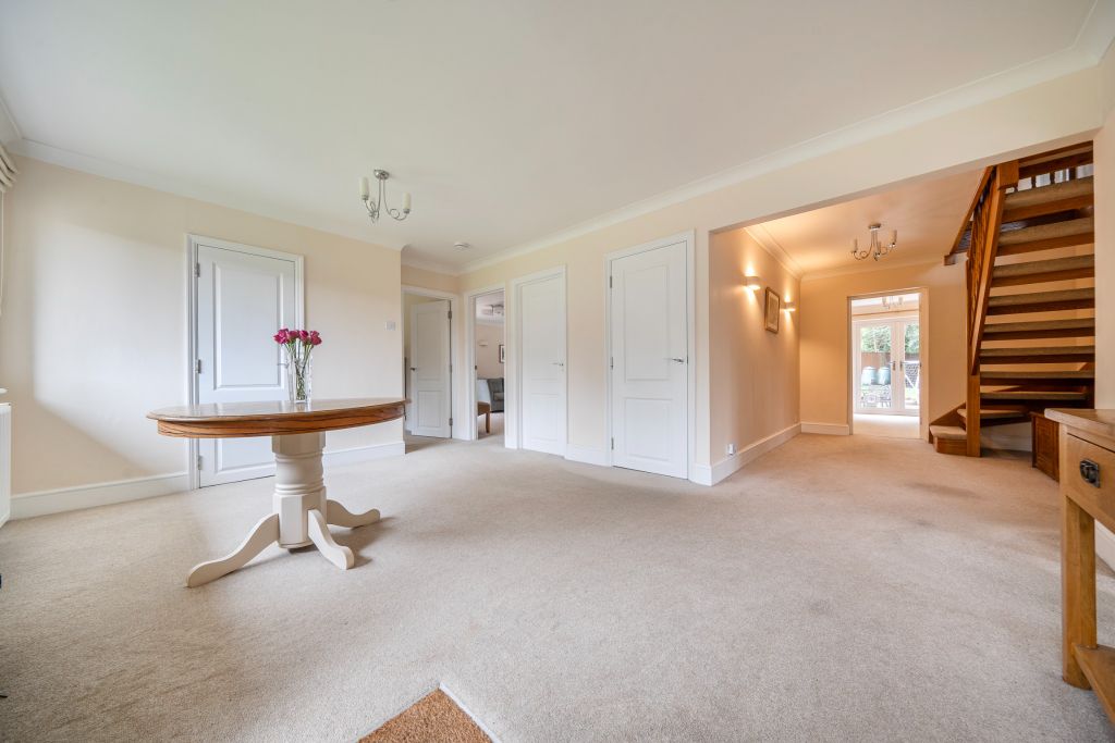 Property photo 3 of 25