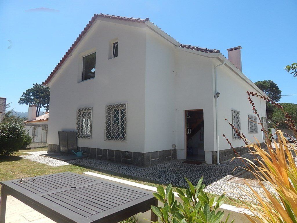 Property photo 1 of 42