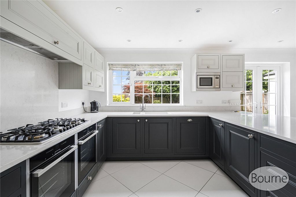 Property photo 3 of 31 Picture No. 64