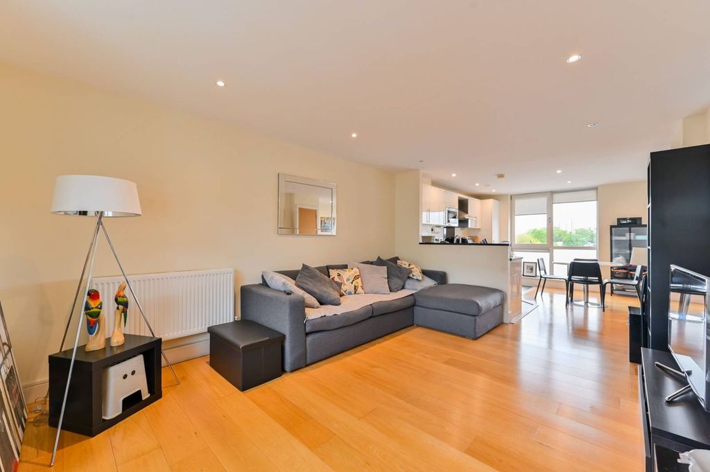 Property photo 2 of 14