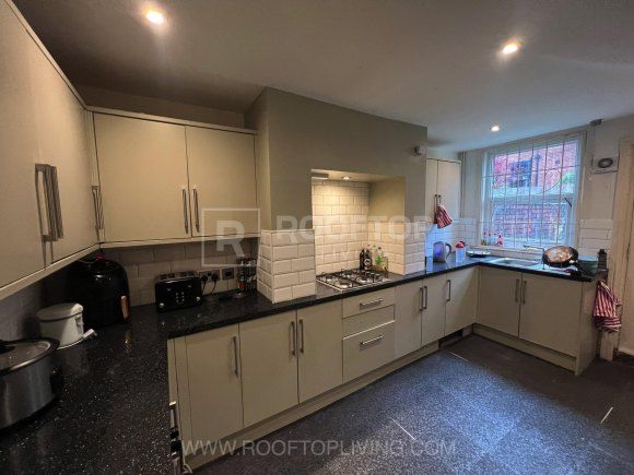 Property photo 2 of 8 8704309.Jpg