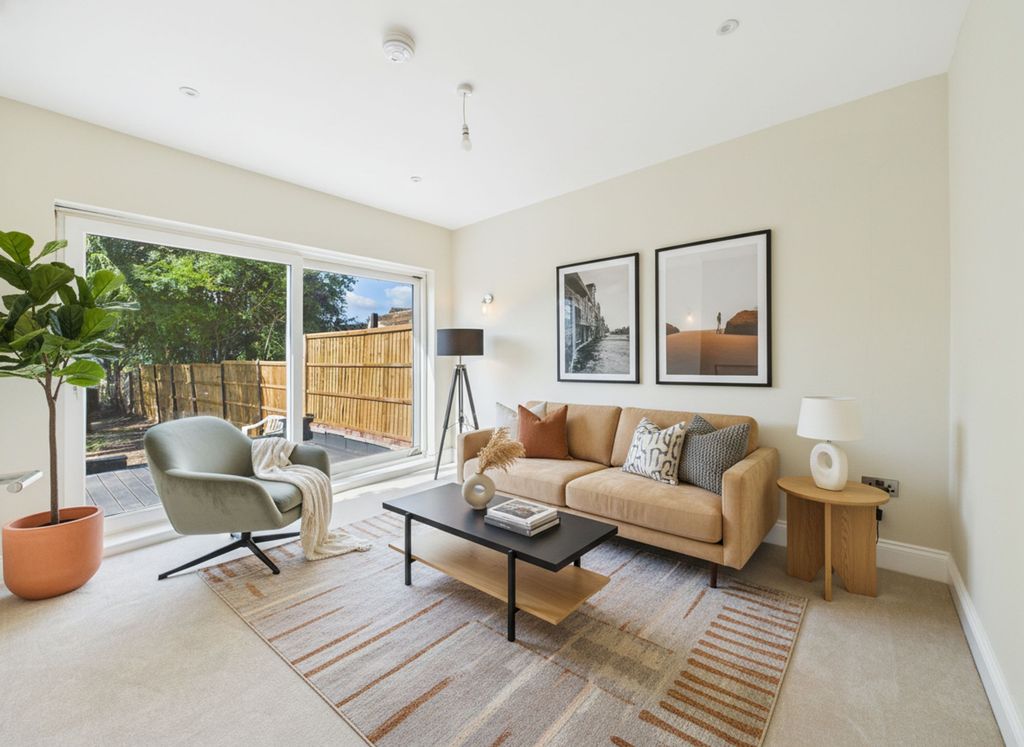 Property photo 3 of 19 Lounge (Virtually Furnished)