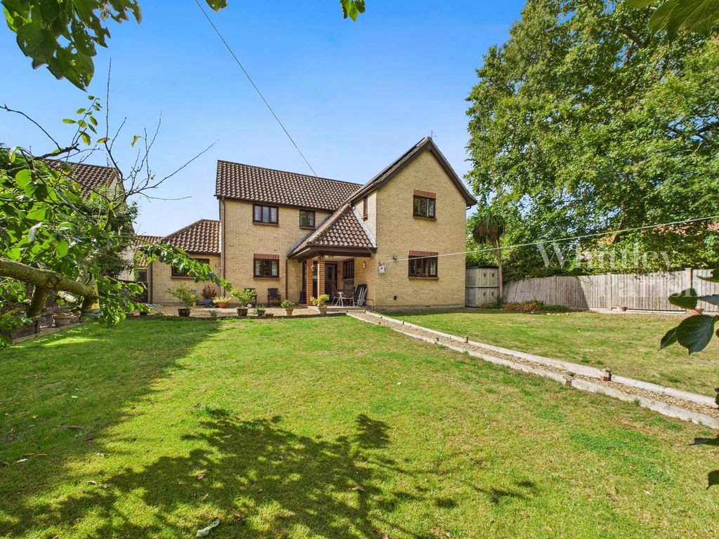 Property photo 2 of 27