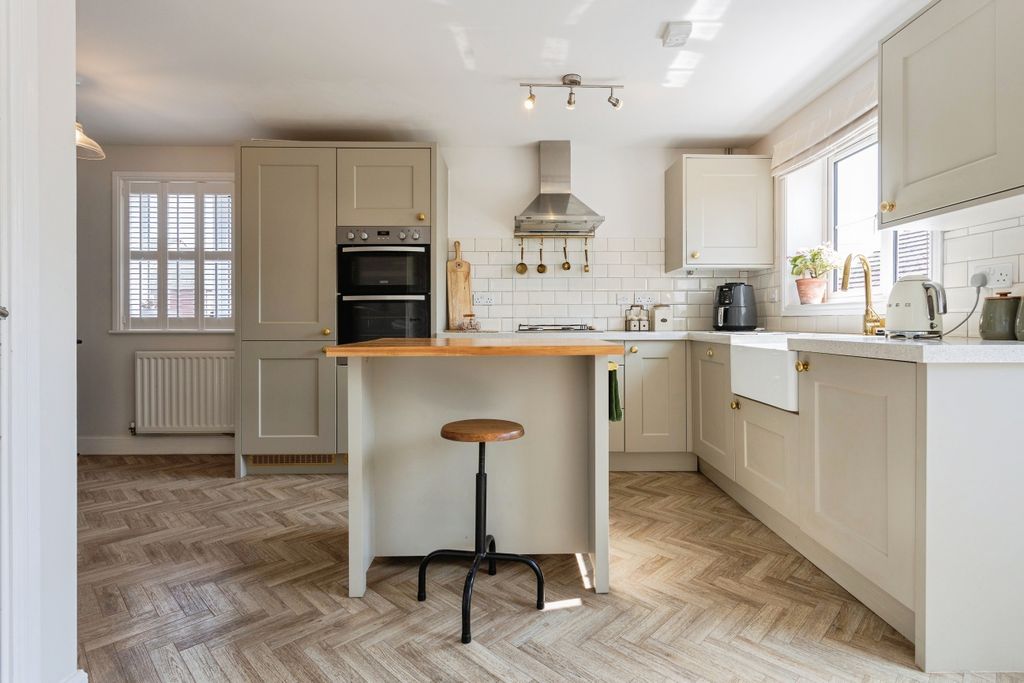 Property photo 3 of 22 E434549E-72_Spitfire_Rd_-_034_50