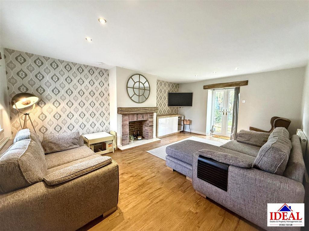 Property photo 3 of 23 Image00016.Jpg
