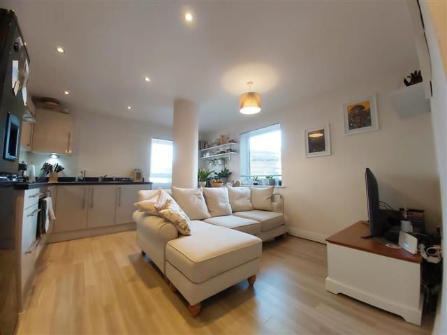 Property photo 2 of 11 Kitchen