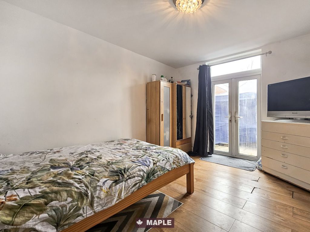 Property photo 3 of 18