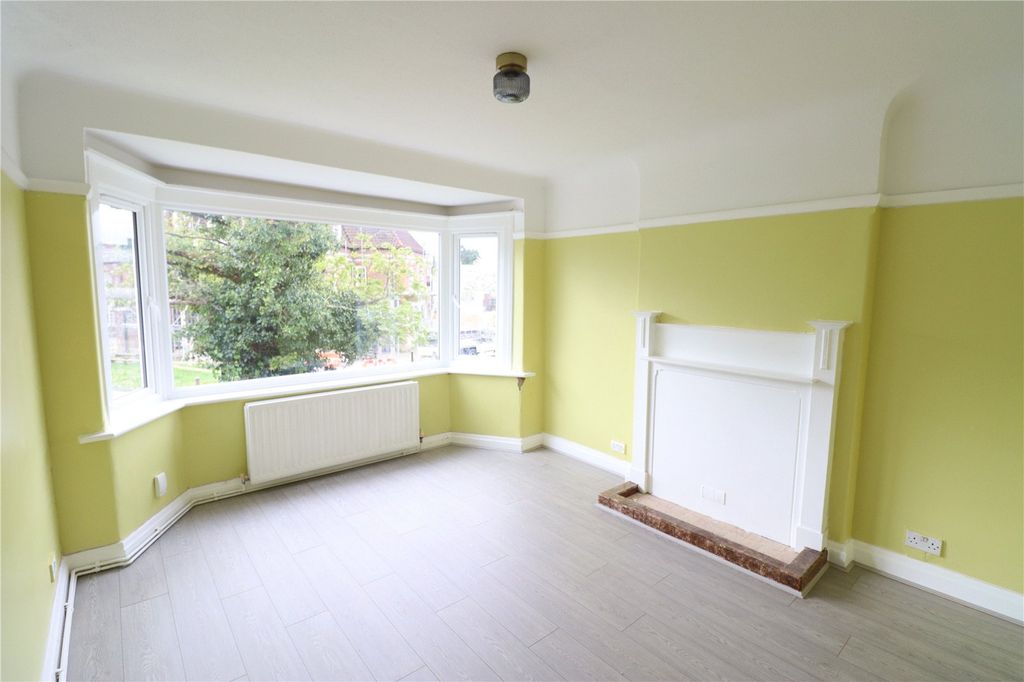 Property photo 2 of 6 Picture No. 10