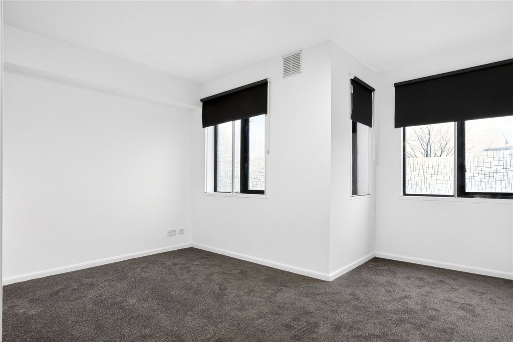 Property photo 3 of 17 Reception Room