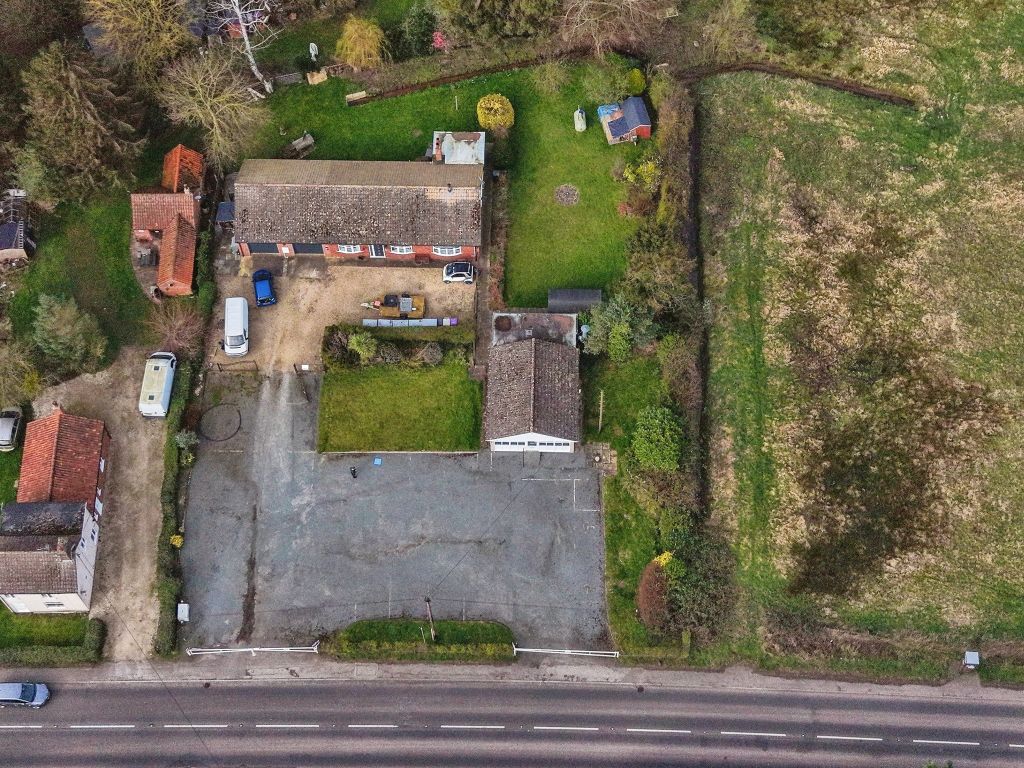 Property photo 2 of 32