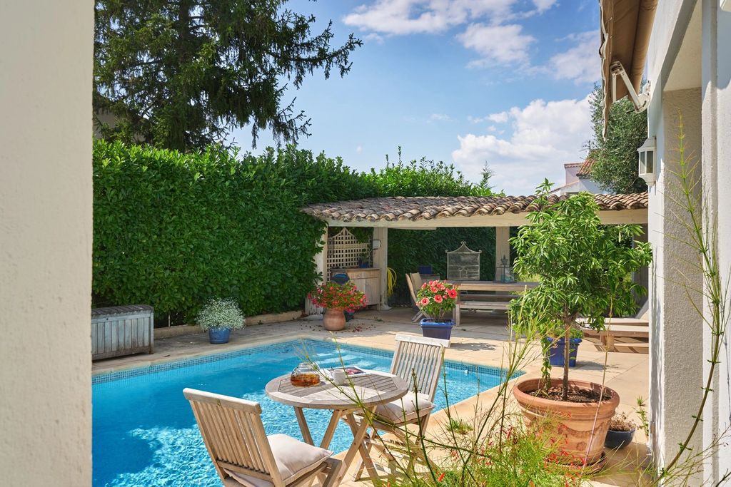 Property photo 2 of 24