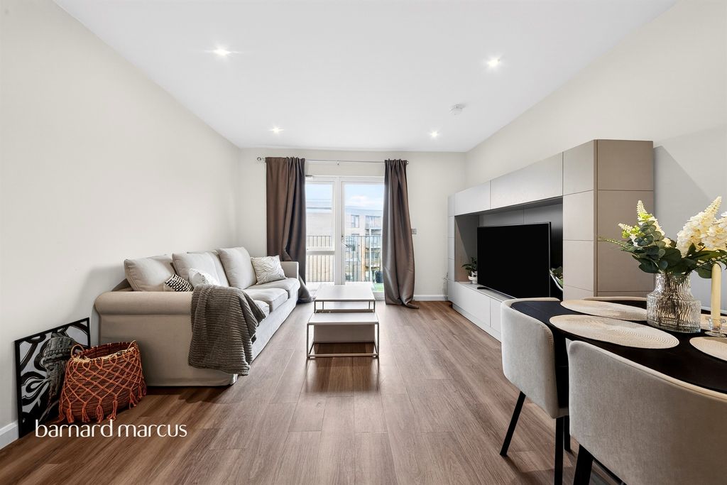 Property photo 2 of 10