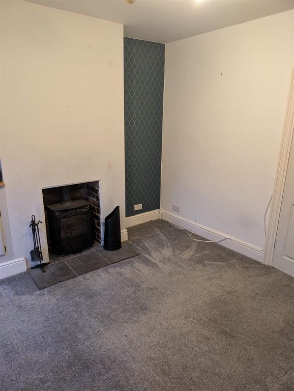 Property photo 2 of 8 1Ae1E7E7-d409-4Ff7-8796-F5Df8Bdf8793.Jpg