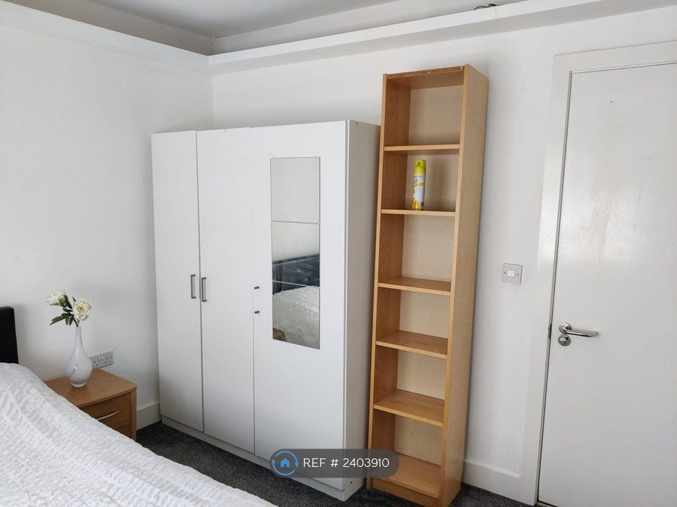 Property photo 3 of 12 Study Table Drawers