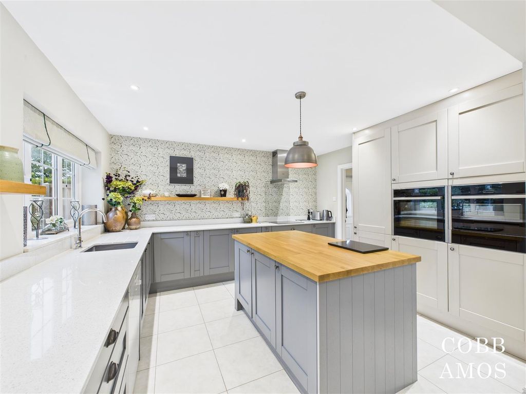 Property photo 2 of 34 Cam02803G0-Pr0229-Still013.Jpg