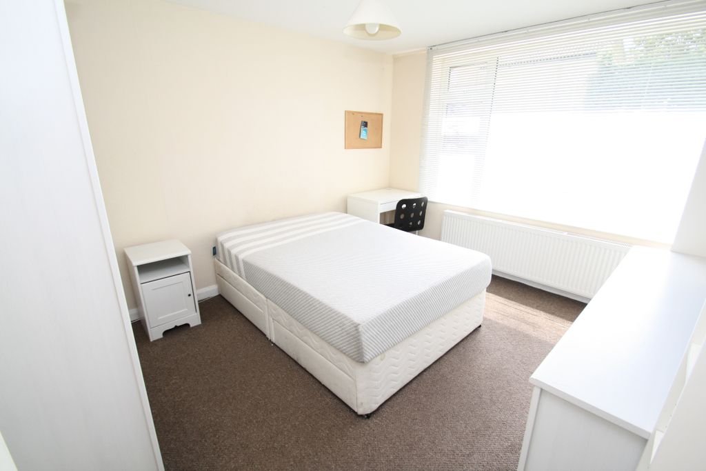 Property photo 2 of 5 Bedroom 1