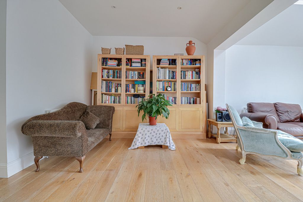 Property photo 3 of 15
