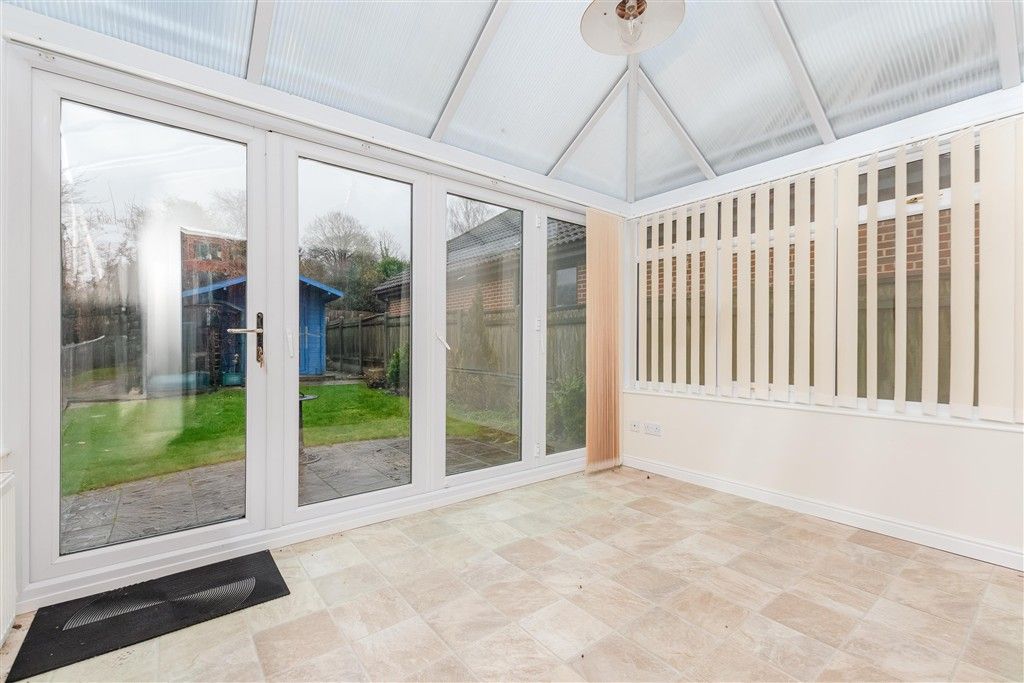 Property photo 3 of 11 Conservatory