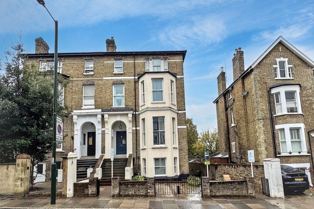 Property photo 1 of 2 Flat 4, 101 Church Road, Richmond, Surrey, Tw10 6Lu