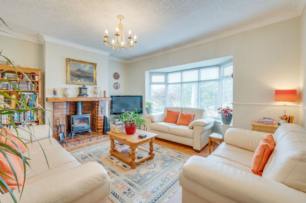 Property photo 2 of 34