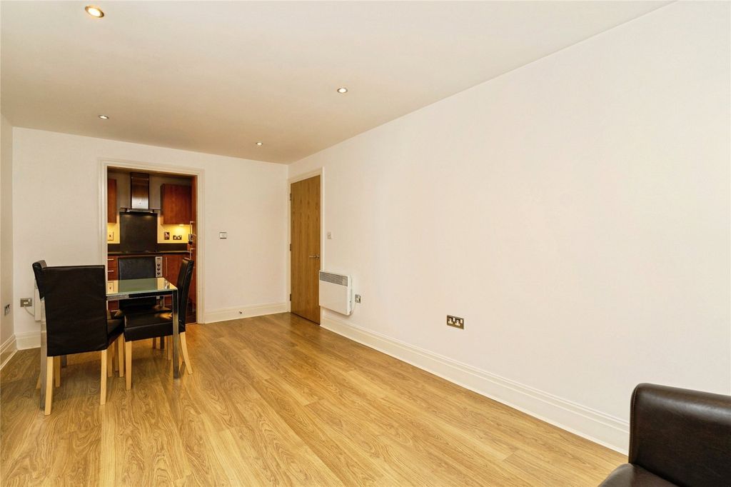 Property photo 2 of 13 Picture No. 26