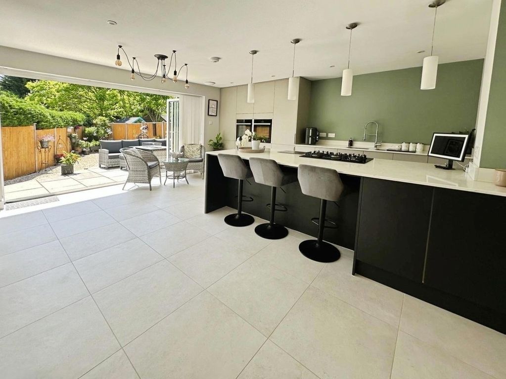 Property photo 2 of 29 Pbox-Img.Jpg