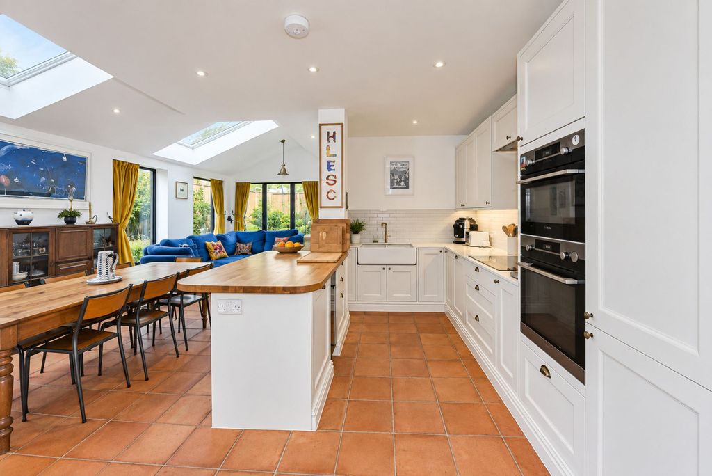 Property photo 1 of 30