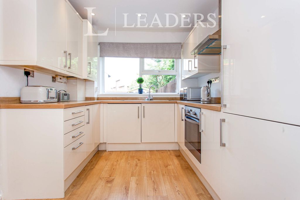 Property photo 3 of 10 11214494-2Bd0-Ec11-A